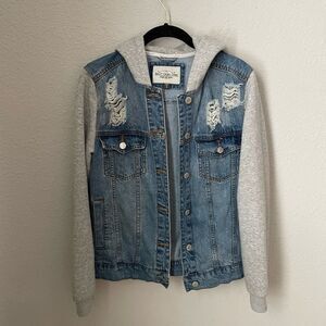 Casual Blue Jean Jacket with Gray Sleeves